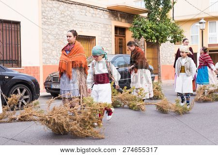 Oropesa Del Mar, Spain - January 13, 2018: Holiday Procession On Festival Of Saint Anthony In The St
