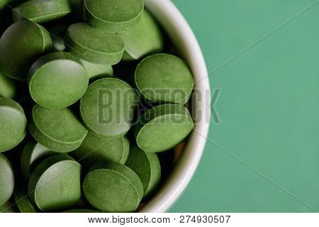 Details Of Chlorella Spirulina Pills, Close Up