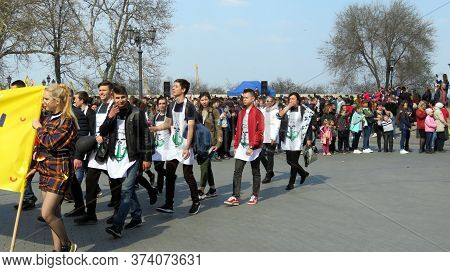 Odessa, Ukraine - 04 01 2019: Many Young People Participate On Boulevard