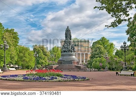 Saint-petersburg, Russia - June 5, 2020: Catherine The Great Sculpture In Yekaterinisky Garden. On T