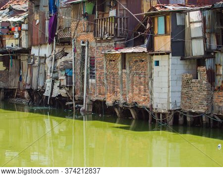 The Slums Of Jakarta Are The Capital Of Indonesia.