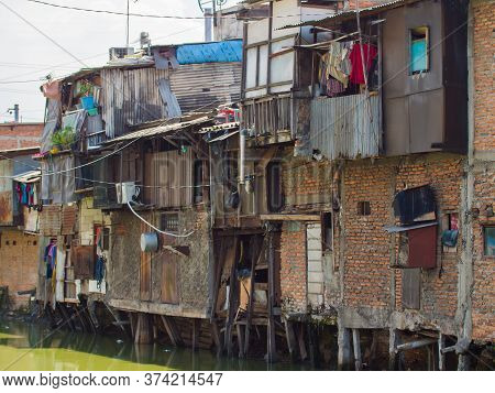 The Slums Of Jakarta Are The Capital Of Indonesia.
