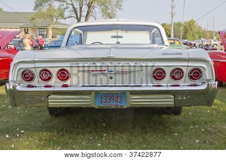 Bílá Chevy Impala Ss zadní pohled