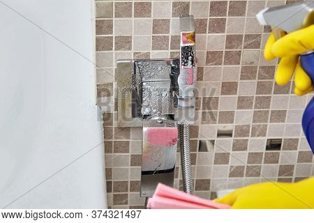 Apply Household Chemicals, Detergent To A Silver Bidet Shower, Bidet Sprayer
