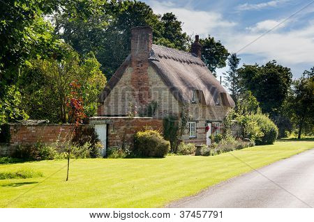 老科茨沃尔德石房子在霍宁顿