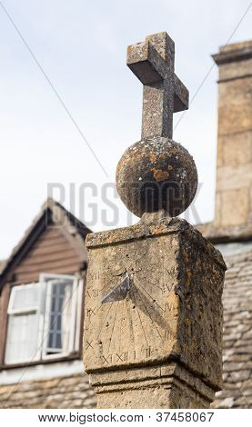 Vanha aurinkokello Stanton Cotswolds
