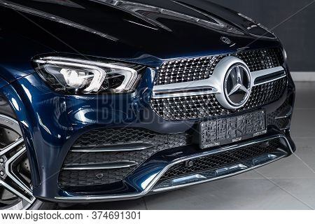 Novosibirsk/ Russia - April 21 2020:  Mercedes Benz Gle-class, Close-up Of The Headlight, Bumper, Wh