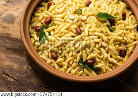 Puffed Rice Chivda Or Maharashtrial Bhadang Chiwda Served In A Plate