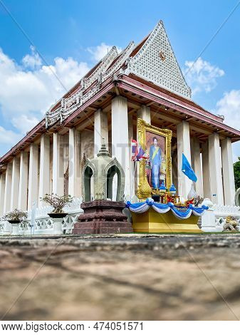 Bangkok Thailand - 16 March 2023: Hall Of Temple Of Wat Pradoo Chimplee In Bangkok Thailand