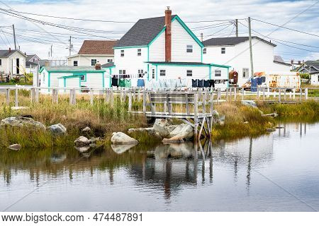 Bonavista Newfoundland Canada, September 20 2022: A Clothes Line With Clothes Hanging At An Old Home