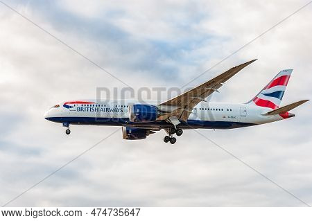London, England - August 22, 2016: G-zbjc British Airways Boeing 787 Dreamliner Landing In London He