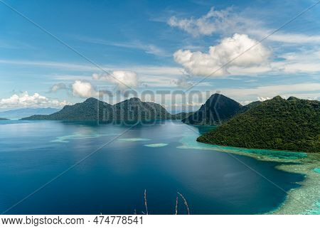 Tropical Islands And Lagoons. Tun Sakaran Marine Park. Semporna, Sabah, Malaysia.