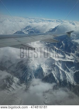La Cordillera De Los Andes Desde La Ventinilla Del Avión.