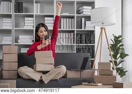 Startup Small Business Entrepreneur Sme, Asian Woman Receive Order On Phone. Portrait Young Asian Sm