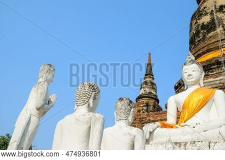 Beautiful View Of The Pagodas And Buddhas Of Ayutthaya Ruins, At Wat Ratchaburana And Wat Phra Si Sa