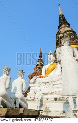 Beautiful View Of The Pagodas And Buddhas Of Ayutthaya Ruins, At Wat Ratchaburana And Wat Phra Si Sa
