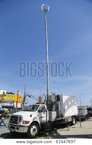 Verizon Wireless mobile cell tower