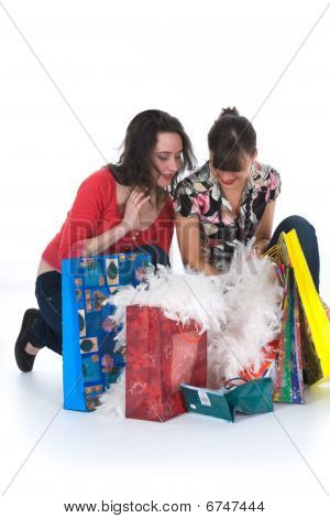 expressive Mädchen einkaufen