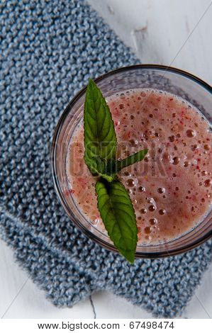 Banana and strawberry smoothie