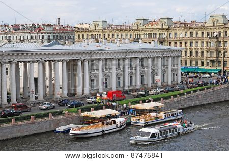 Saint-Petersburg. Russia. Fontanka River and the Anicnkov Palace