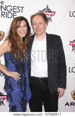 LOS ANGELES - FEB 6:  Donna Isham, Mark Isham at the 