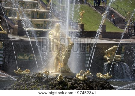 Tourists Admire The Fountain