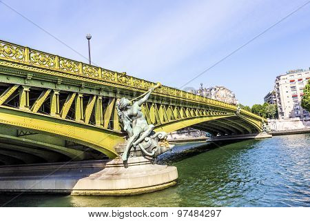 Sculpture At Pont De Grenelle - Paris