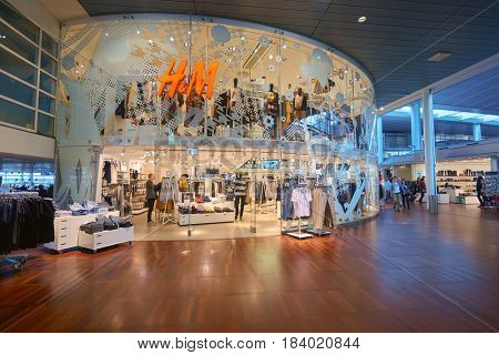 COPENHAGEN, DENMARK  - CIRCA SEPTEMBER, 2014: H & M store at Copenhagen Airport, Kastrup. 