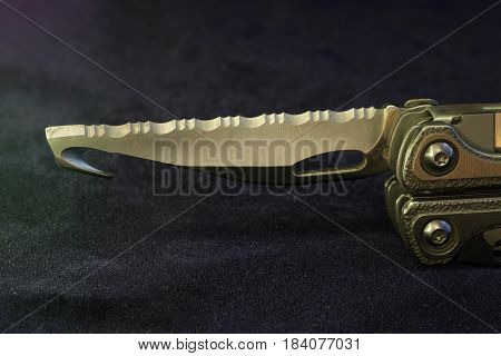 multitool Knife sharpening steel Wavy blade close to
