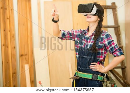 Woodworker Touch Screen With Vr Device