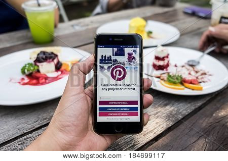 Chiangmaithailand - April 30 2017 :periscope App Log In Screen On A Apple Iphone6s. Periscope Is Mad