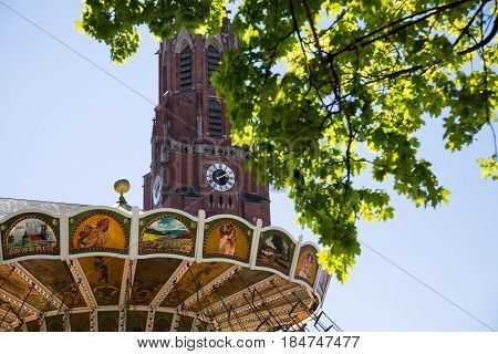Chain carousel in front of Mariahilf church