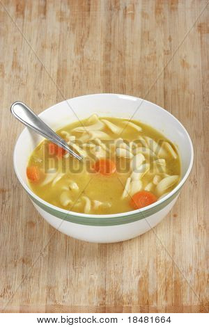 Kylling noodle soup