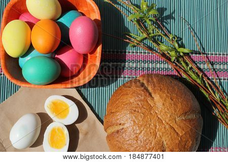 Easter (Catholic Ea­ster Sunday and Ortho­dox Easter Sunday): e­gg, paint, bright col­ors, holiday