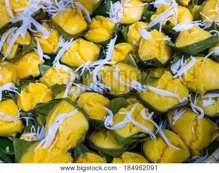 Steamed sugarpalm cake flour, Thai traditional sweetmeat