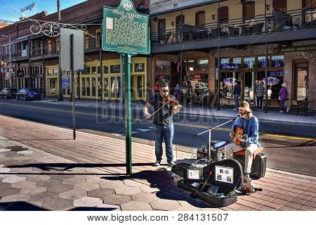 Ybor City Tampa Bay, Florida. January 19 , 2019  Guitarist And Violinist In 7th Ave (la Septima).