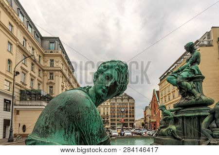Vienna, Austria - June 27, 2015: Donnerbrunnen Is A Baroque Fountain In Central Vienna Of The Neuer 
