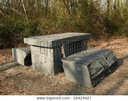 Schiefer Picknick-Tisch
