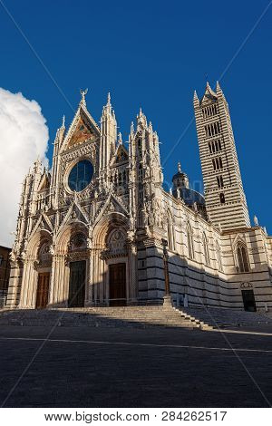 Siena Cathedral, Santa Maria Assunta 1220-1370 With Clear Blue Sky. Tuscany, Italy, Europe