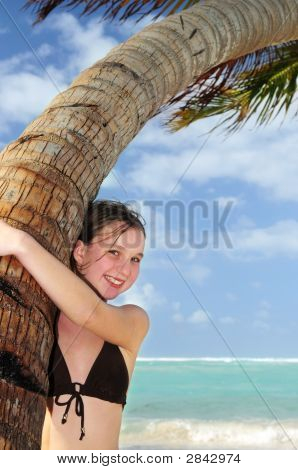 Jeune fille avec le coquillage