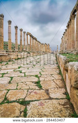 Cardo Maximus. Ancient Roman City Of Gerasa Of Antiquity, Modern Jerash, Jordan