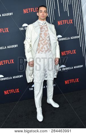 LOS ANGELES - FEB 07:  Robert Sheehan arrives for the Netflix's 'The Umbrella Academy' Premiere - Season 1 on February 07, 2019 in Westwood, CA                