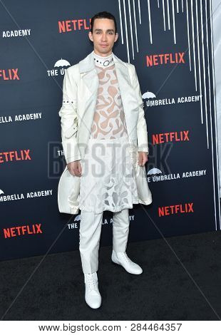 LOS ANGELES - FEB 07:  Robert Sheehan arrives for the Netflix's 'The Umbrella Academy' Premiere - Season 1 on February 07, 2019 in Westwood, CA                