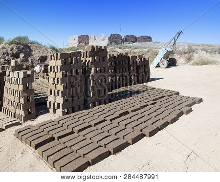 Repair Of Ancient Fortress Kyzyl-kala In Kyzylkum Desert, Uzbekistan