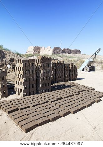 Repair Of Ancient Fortress Kyzyl-kala In Kyzylkum Desert, Uzbekistan
