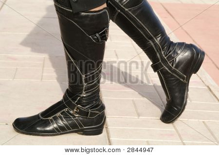 검은 높은 부팅