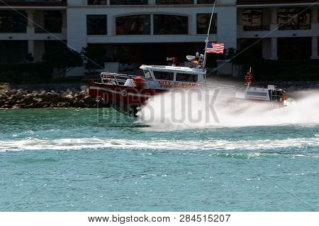 Miami Dade Fire Rescue Boat Resounding To En Emergency On 17 February 2019