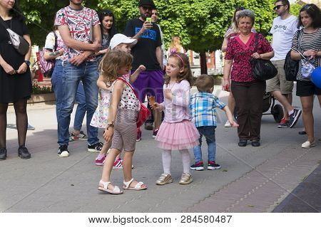 Street Music For The Holiday