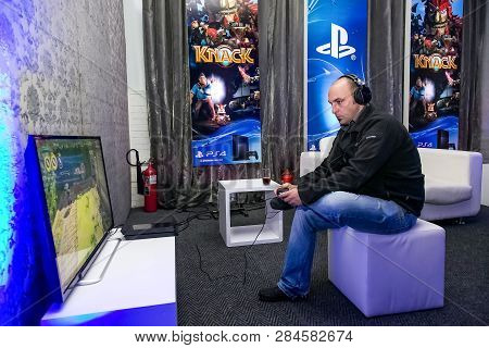 Gamers At Play Station Ps4 Launch Event