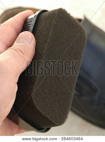 Painted Black Leather Shoes, Shoe Polishing Sponge, Shoes Polish,a Man Is Painting Shoes, Black Shoe